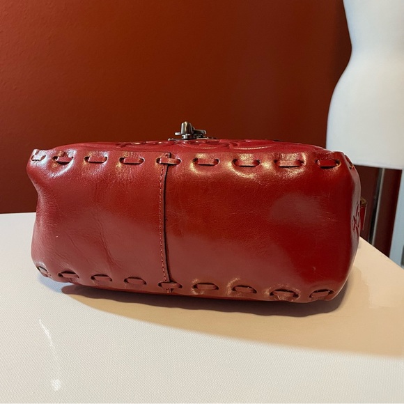 Patricia Nash Women’s Micaela Baguette Leather Red Rose‎ Embossed Shoulder Bag - Picture 6 of 7
